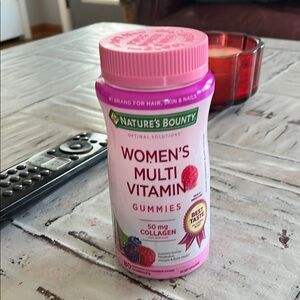 Women's Multi Vitamin Gummies - Pink
